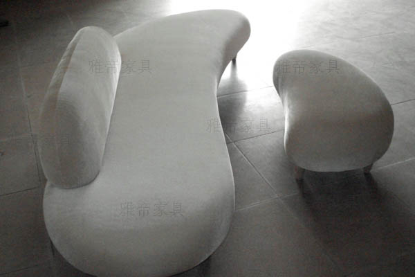 鹅卵石沙发(Isamu Noguchi Freeform Sofa)