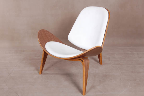 Wegner shell chair（三脚休闲椅）